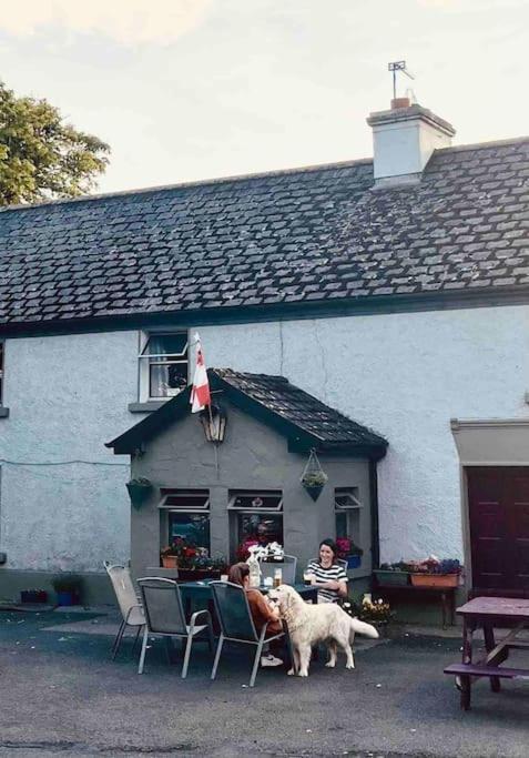 Tom Rocky'S Farmyard Villa Templemore Esterno foto