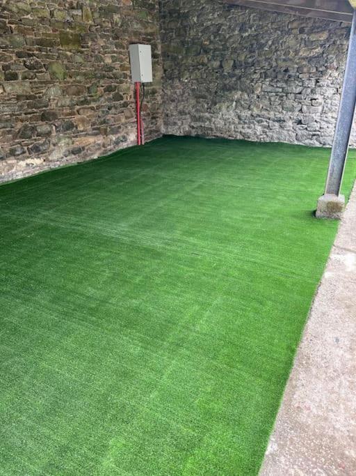Tom Rocky'S Farmyard Villa Templemore Esterno foto