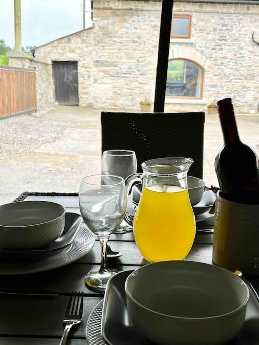 Tom Rocky'S Farmyard Villa Templemore Esterno foto