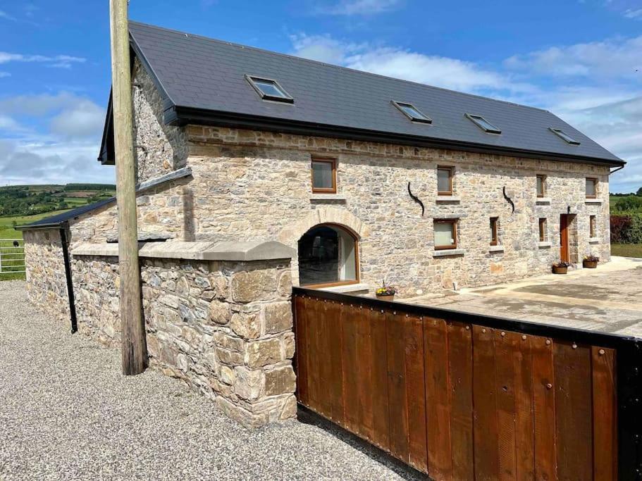 Tom Rocky'S Farmyard Villa Templemore Esterno foto